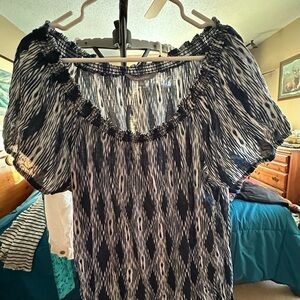 Daisy Fuentes Navy and White Blouse